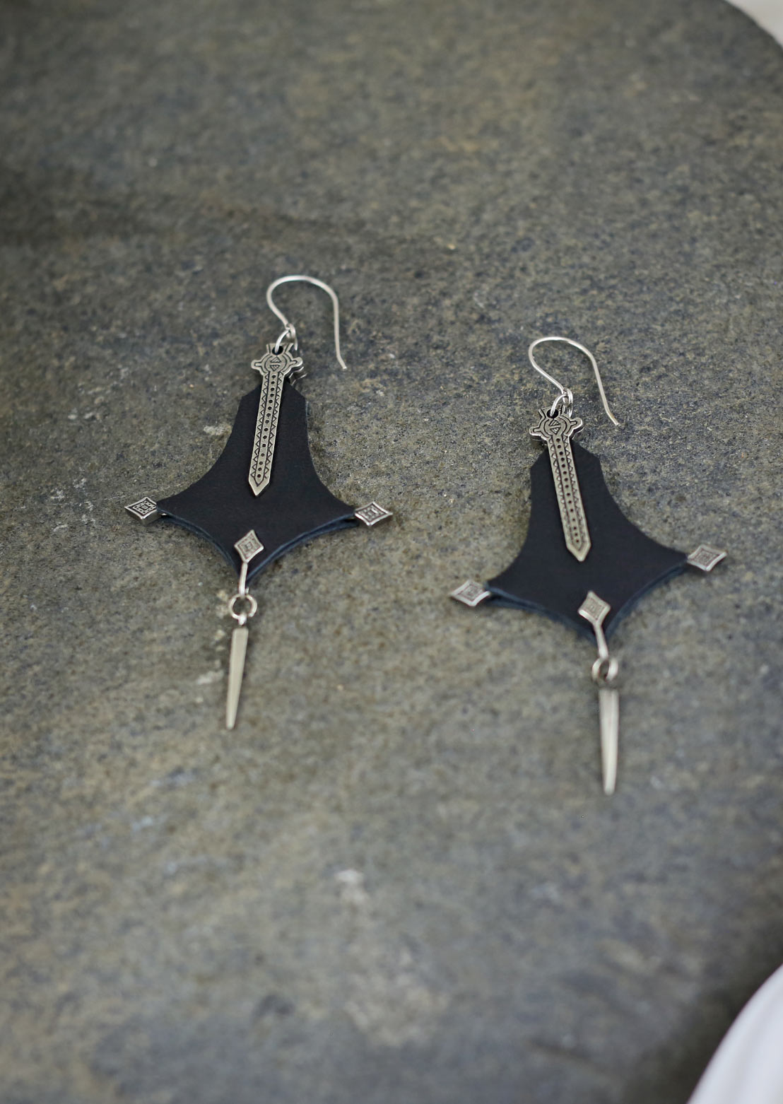 Load image into Gallery viewer, Nomad leather earrings
