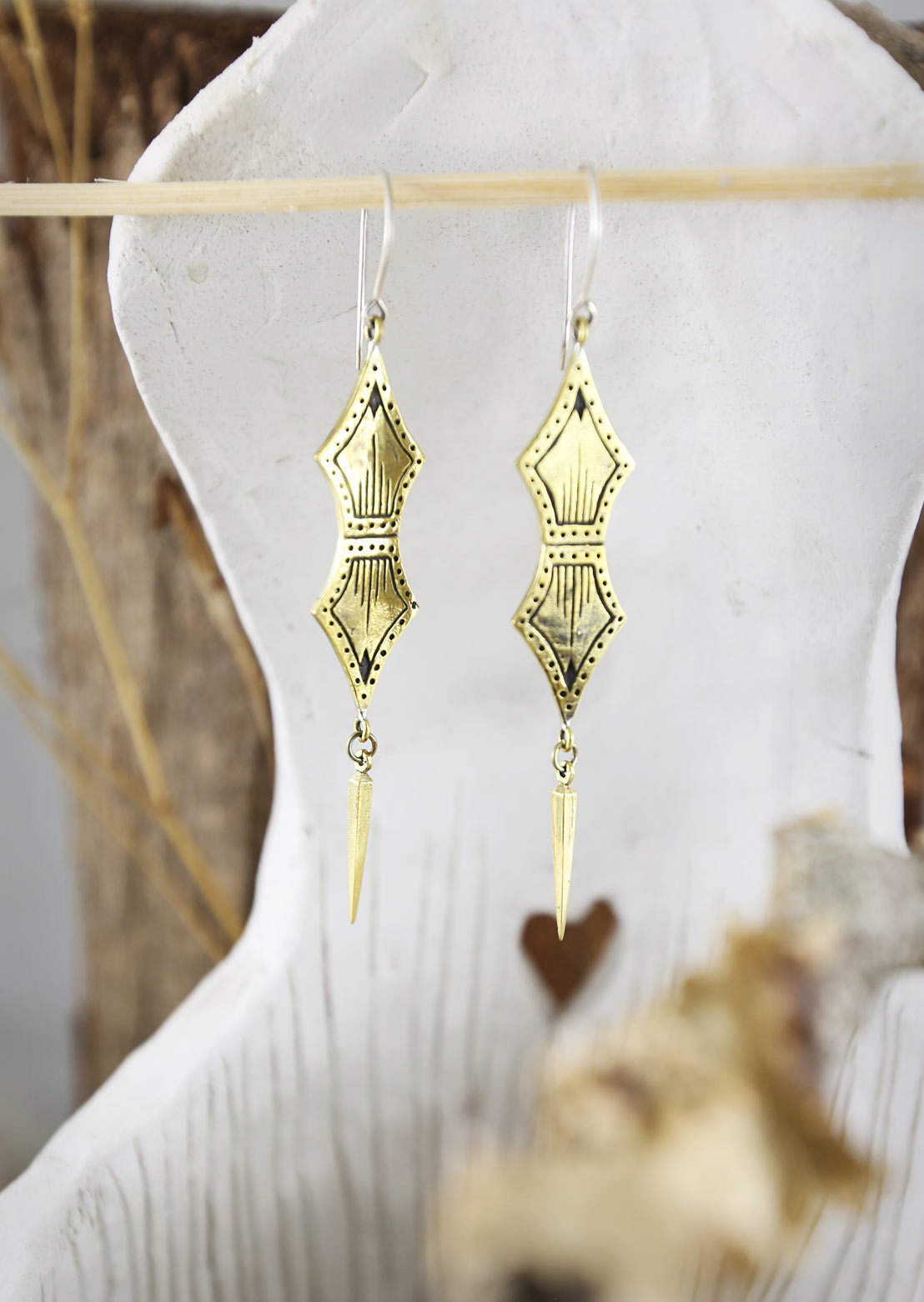 Load image into Gallery viewer, Primal Link Earrings
