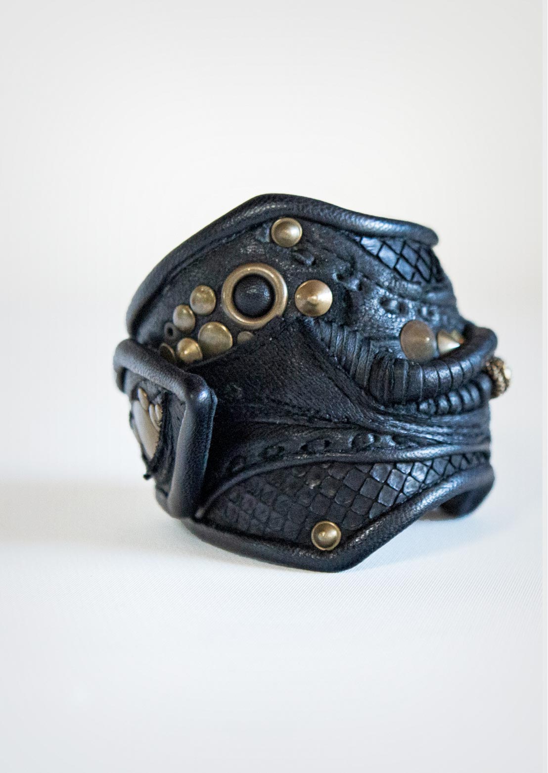 Load image into Gallery viewer, Hand made leather arm bands
